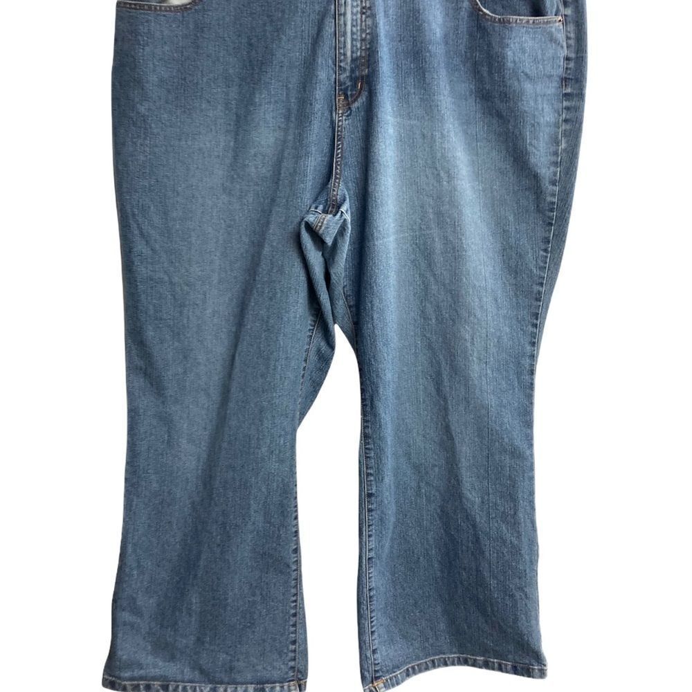 Women’s high rise jeans, Size 28P, no brand listed, inseam 29”, rise 14”‎